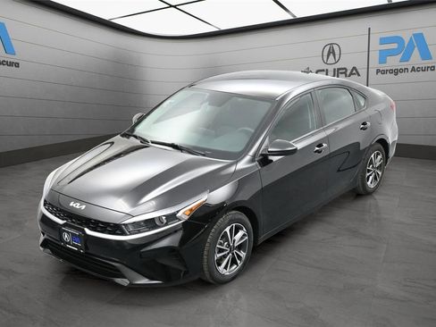 Used 2023 Kia Forte LXS image 29