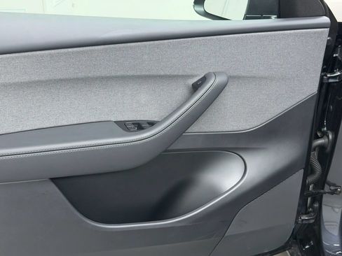 Used 2026 Tesla Model Y 2WD image 26