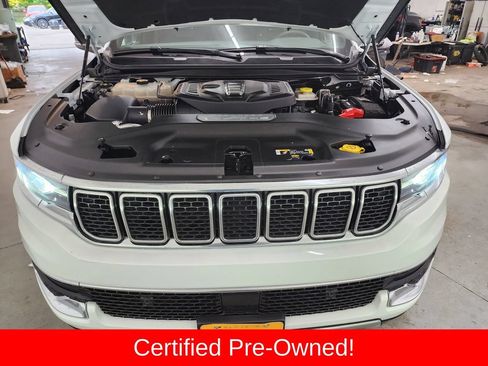 Certified 2025 Jeep Wagoneer Series II w/ 8-Passenger Seating Package AWD/4WD image 38