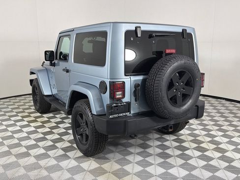 Used 2012 Jeep Wrangler Sahara AWD/4WD image 7