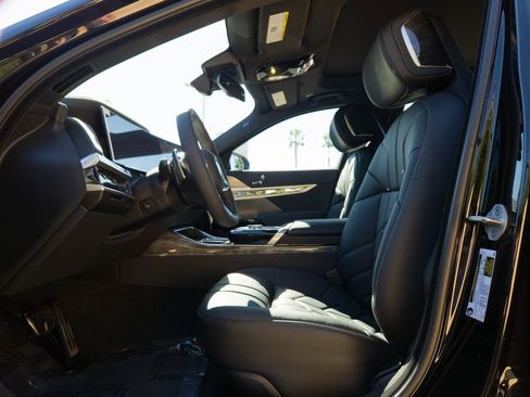 New 2026 BMW 740i w/ Premium Package image 10