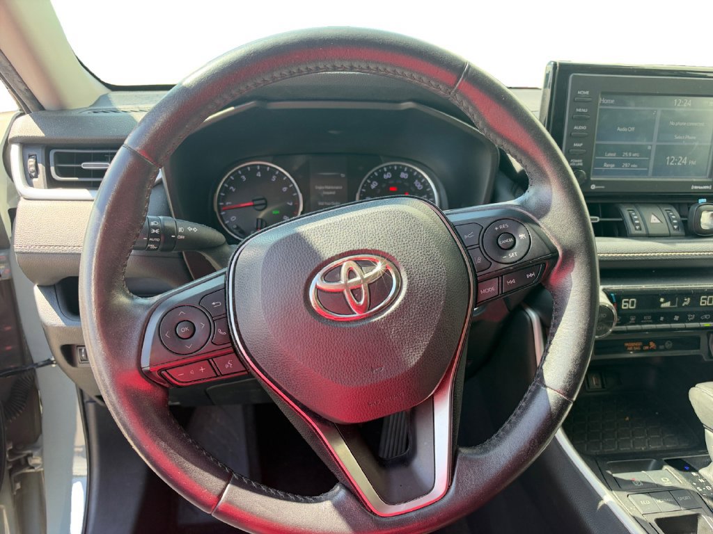 Used 2020 Toyota RAV4 XLE Premium FWD image 13