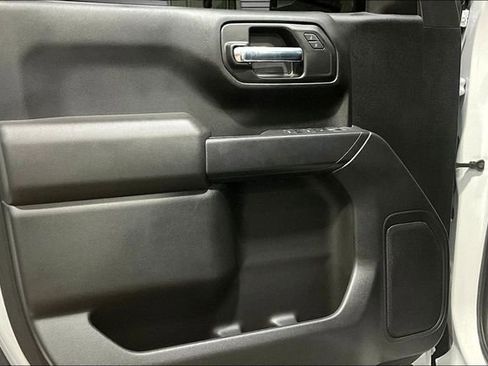 Used 2021 Chevrolet Silverado 1500 Custom Trail Boss w/ LPO, Dark Essentials Package AWD/4WD image 16