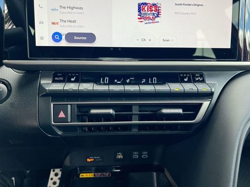 Used 2025 Toyota Camry XSE image 17