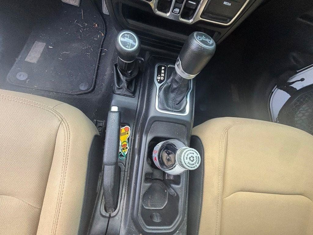 Used 2018 Jeep Wrangler Unlimited Sport S AWD/4WD image 14