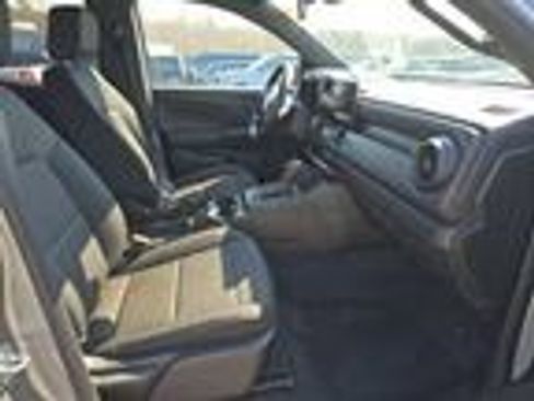 Used 2024 Chevrolet Colorado W/T image 7