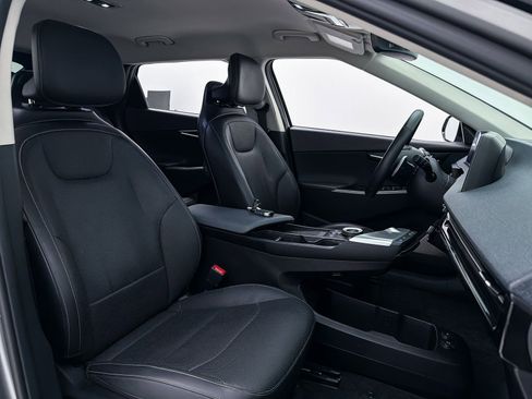 Used 2022 Kia EV6 Wind image 31