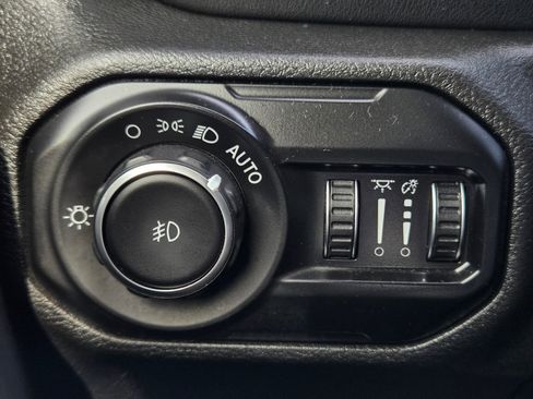 Used 2021 Jeep Wrangler Unlimited Sahara image 26