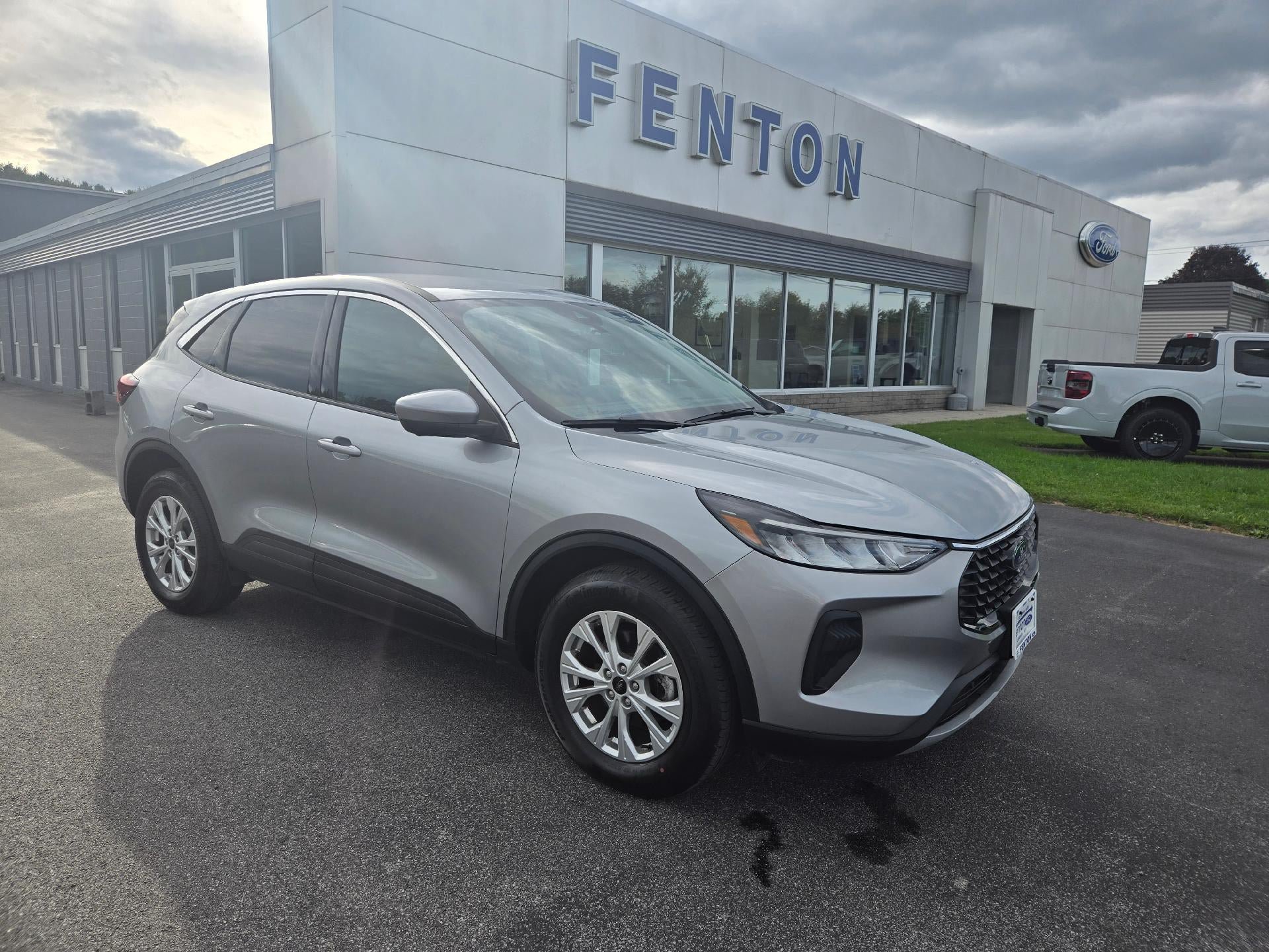 Used 2023 Ford Escape Active w/ Tech Pack #2 AWD/4WD image 1