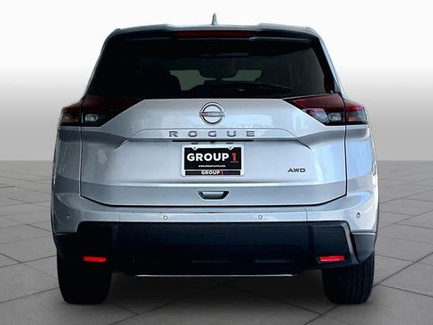 Used 2025 Nissan Rogue SV AWD/4WD image 5