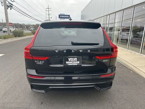 Used 2025 Volvo XC60 B5 Plus image 4