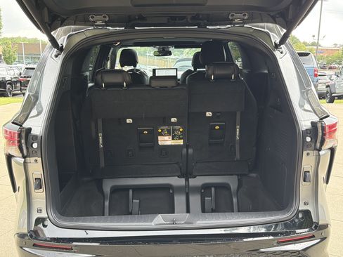 Used 2026 Toyota Sienna XSE FWD image 19