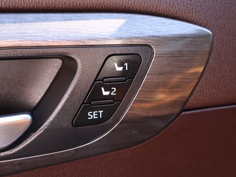 Used 2021 Toyota Highlander Platinum image 9