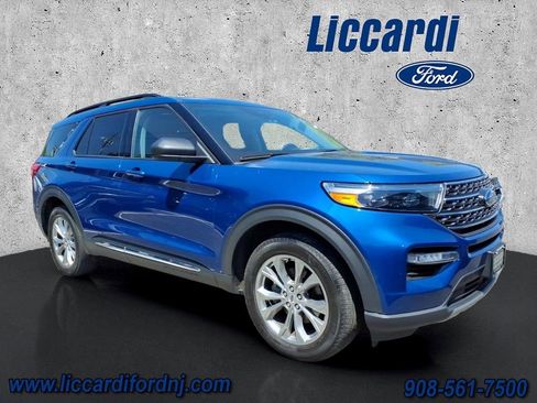 Certified 2023 Ford Explorer XLT w/ Equipment Group 202A AWD/4WD image 1