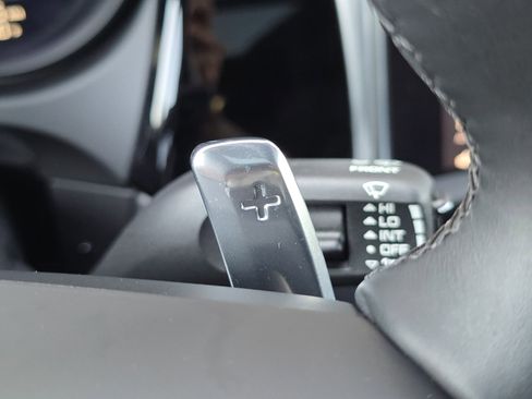 Certified 2025 Porsche Macan image 25