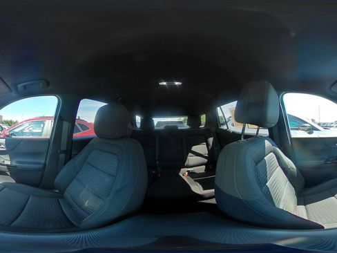 Used 2025 Chevrolet Equinox LT FWD image 42