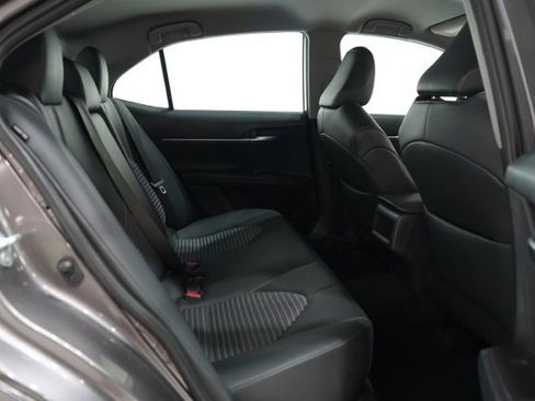 Used 2023 Toyota Camry SE image 32