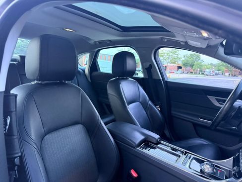 Used 2016 Jaguar XF Prestige AWD/4WD image 22