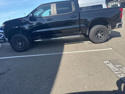 Used 2020 Chevrolet Silverado 1500 LT w/ All-Star Edition image 11