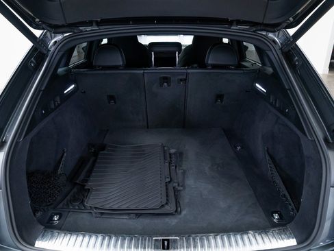 Used 2022 Audi e-tron S Prestige w/ Prestige Package image 8