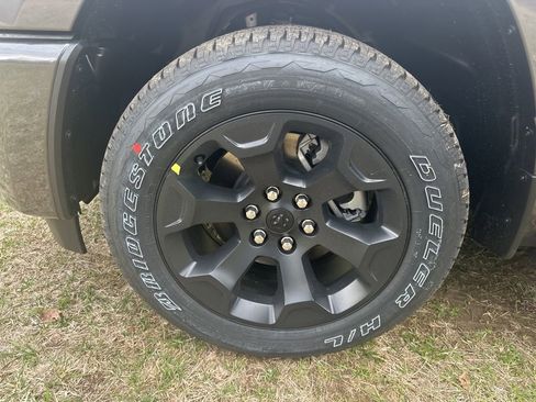 New 2026 RAM 1500 Express AWD/4WD image 29