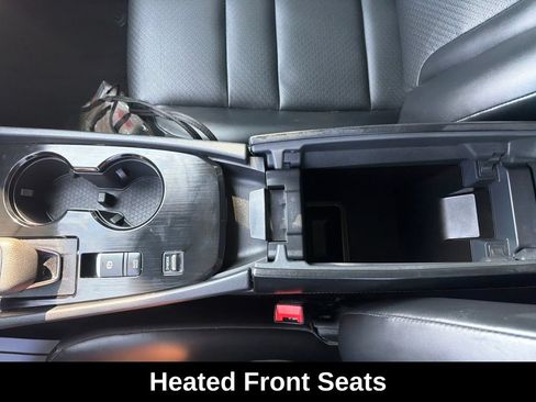 Used 2024 Nissan Rogue SV w/ SV Premium Package FWD image 25