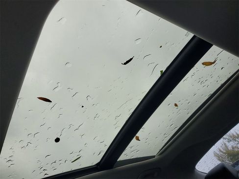 Used 2018 Kia Optima SX image 32