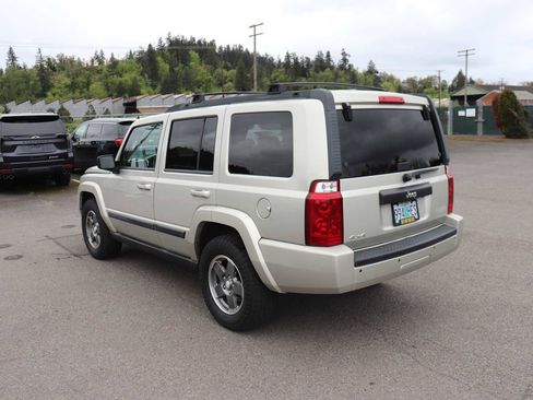 Used 2007 Jeep Commander Sport image 7