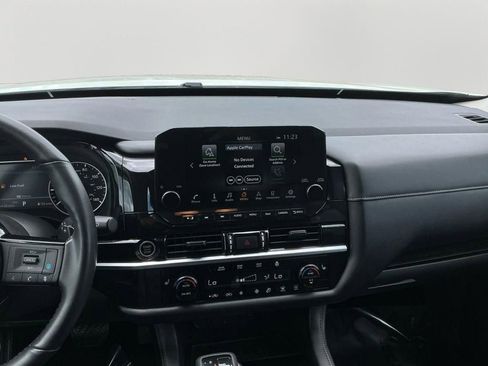 Used 2024 Nissan Pathfinder SL image 18