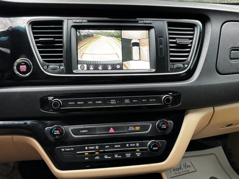 Used 2016 Kia Sedona SX FWD image 24