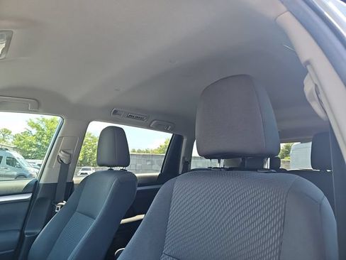 Used 2019 Toyota Highlander LE FWD image 10
