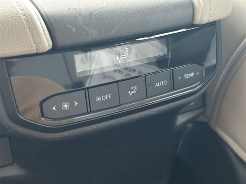 Used 2024 Toyota Grand Highlander XLE image 25