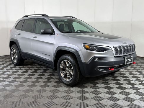 Used 2019 Jeep Cherokee Trailhawk w/ Comfort/Convenience Group AWD/4WD image 7