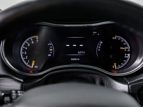 Used 2022 Jeep Grand Cherokee Limited image 29