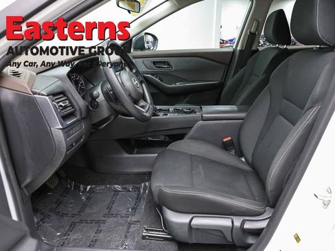 Used 2023 Nissan Rogue S AWD/4WD image 14