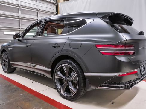 Certified 2025 Genesis GV80 2.5T Prestige AWD/4WD image 8
