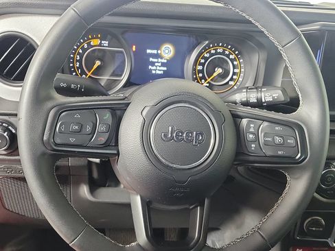 Used 2025 Jeep Wrangler Unlimited Sport AWD/4WD image 15