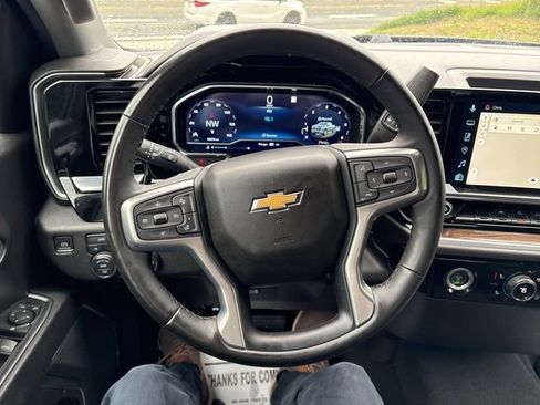 Used 2023 Chevrolet Silverado 1500 LT AWD/4WD image 19