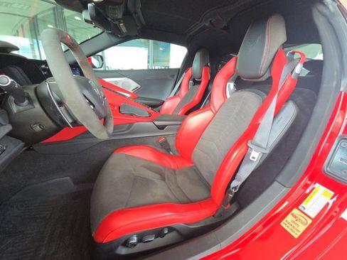 Used 2022 Chevrolet Corvette Stingray Preferred Cpe w/ Z51 Performance Package RWD image 17