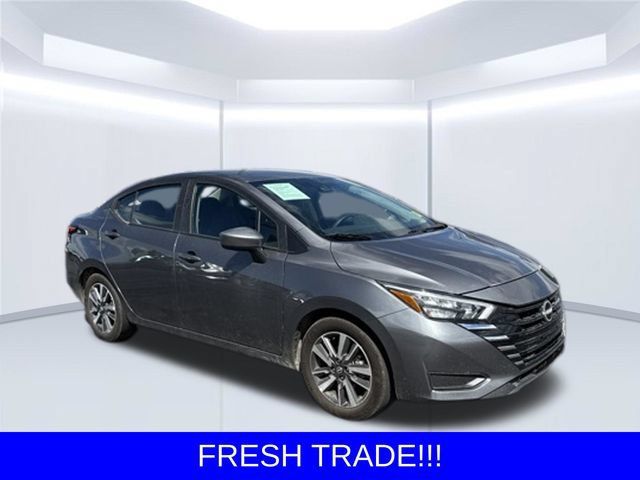 Used 2025 Nissan Versa SV FWD image 1