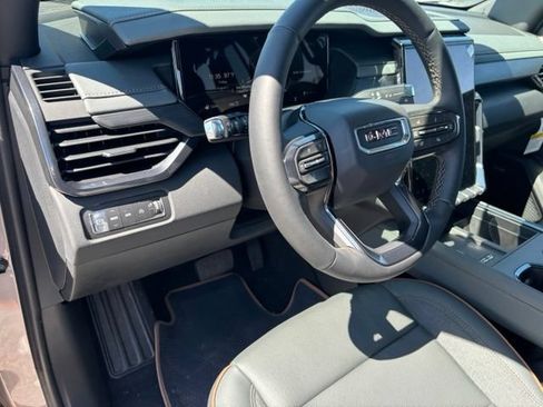 New 2026 GMC Acadia AT4 w/ Luxury Package AWD/4WD image 14