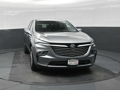 Used 2024 Buick Enclave Premium image 3