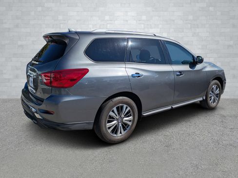 Used 2020 Nissan Pathfinder SV image 5