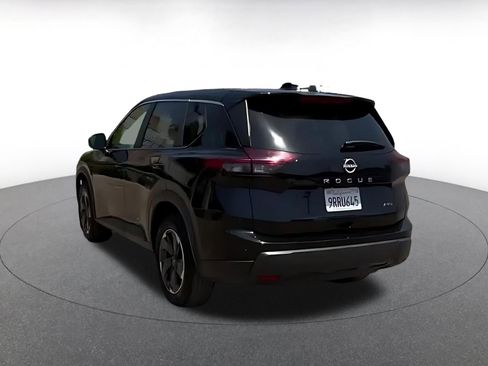 Used 2025 Nissan Rogue SV AWD/4WD image 15