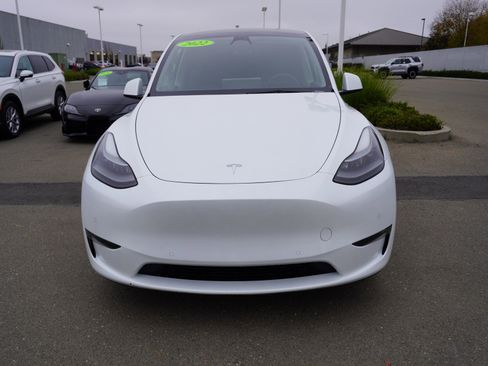 Used 2022 Tesla Model Y Performance image 6