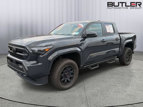 Certified 2025 Toyota Tacoma SR5 AWD/4WD image 2