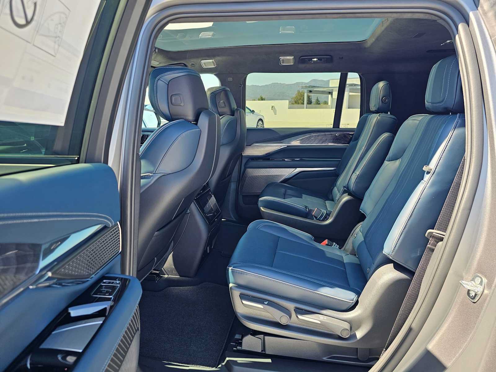 New 2026 Cadillac Escalade IQL Sport 2 w/ LPO, ONYX Package AWD/4WD image 20