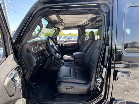 New 2025 Jeep Wrangler Sahara image 9