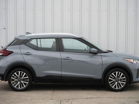 Used 2022 Nissan Kicks SV image 44