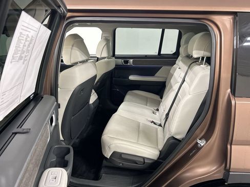 Used 2024 Hyundai Santa Fe Limited image 21